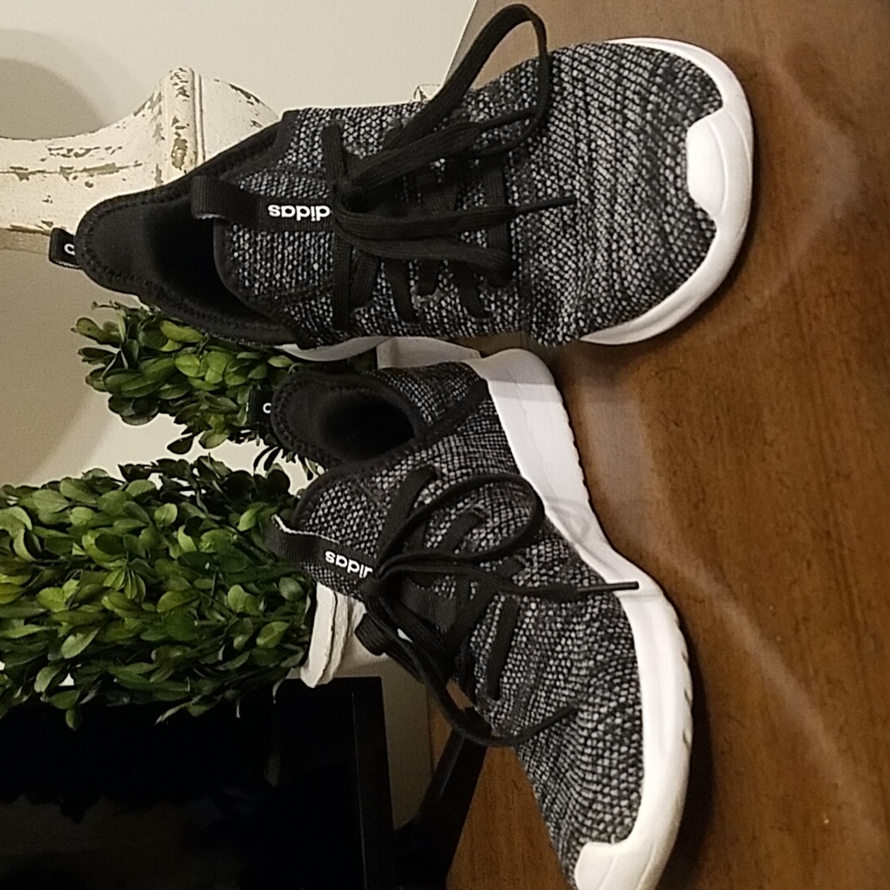 Women's Adidas cloudfoam shoes